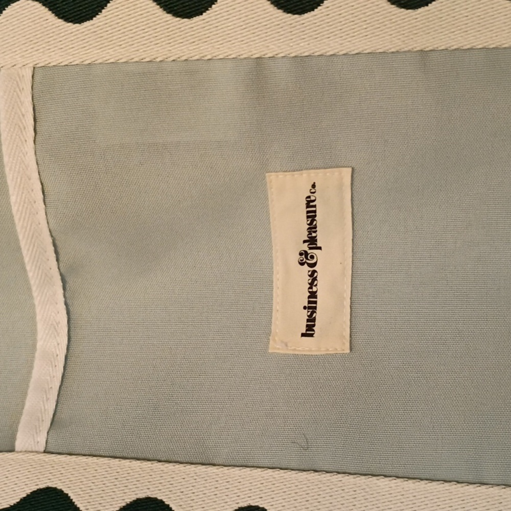Business And Pleasure Insulated Pool Bag - Picture 3 of 8